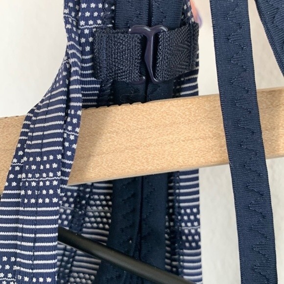 Athleta Max Out Navy Striped Side Tie Tank Top Removable Strappy Sports Bra Sz M - Picture 8 of 12